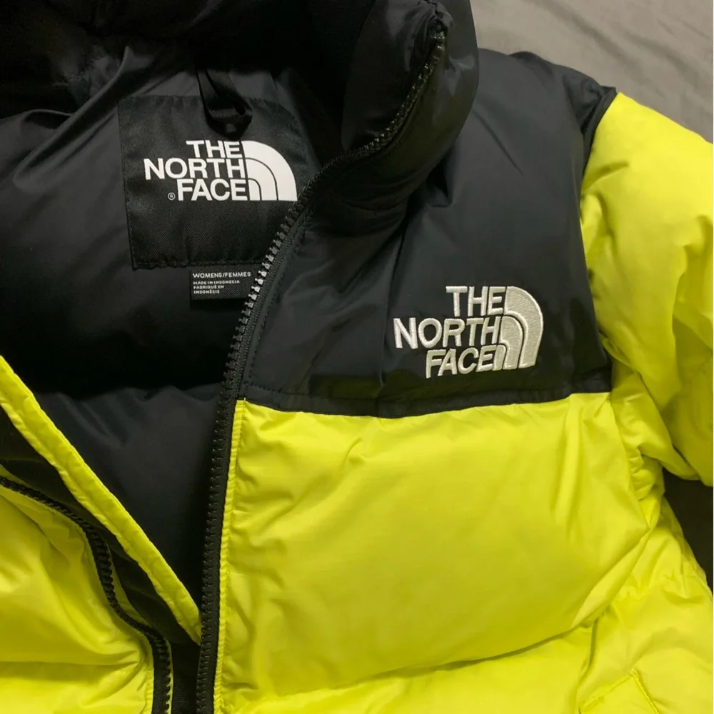 The North Face Retro 1996 Nuptse Puffer Jacket M Citrine Yellow - Picture 3 of 9